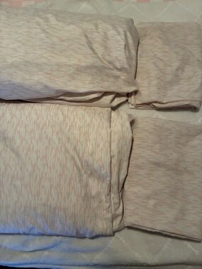 Soft Pink Bedding Set